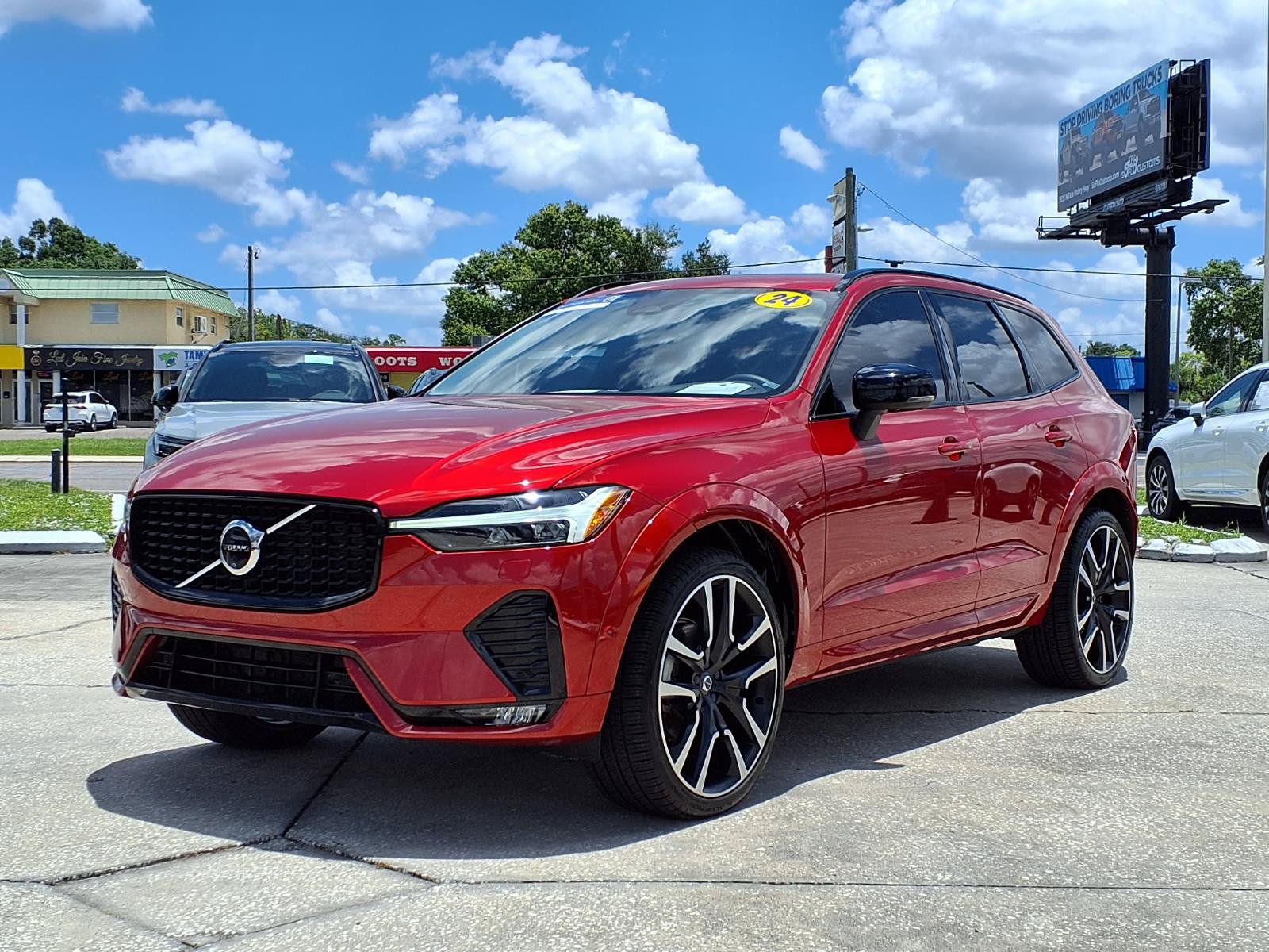 Used 2024 Volvo XC60 B5 Ultimate w/ Climate Package AWD/4WD image 3