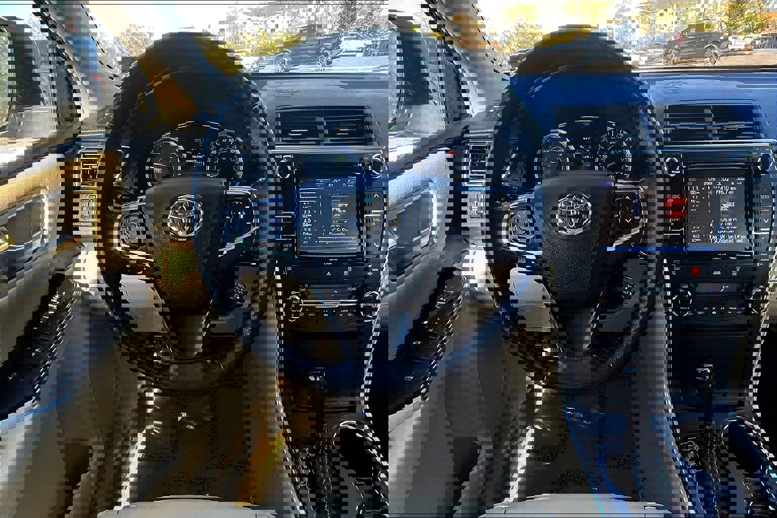 Used 2017 Toyota Camry XLE image 5