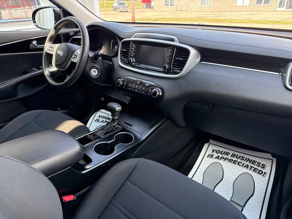 Used 2020 Kia Sorento LX AWD/4WD image 16