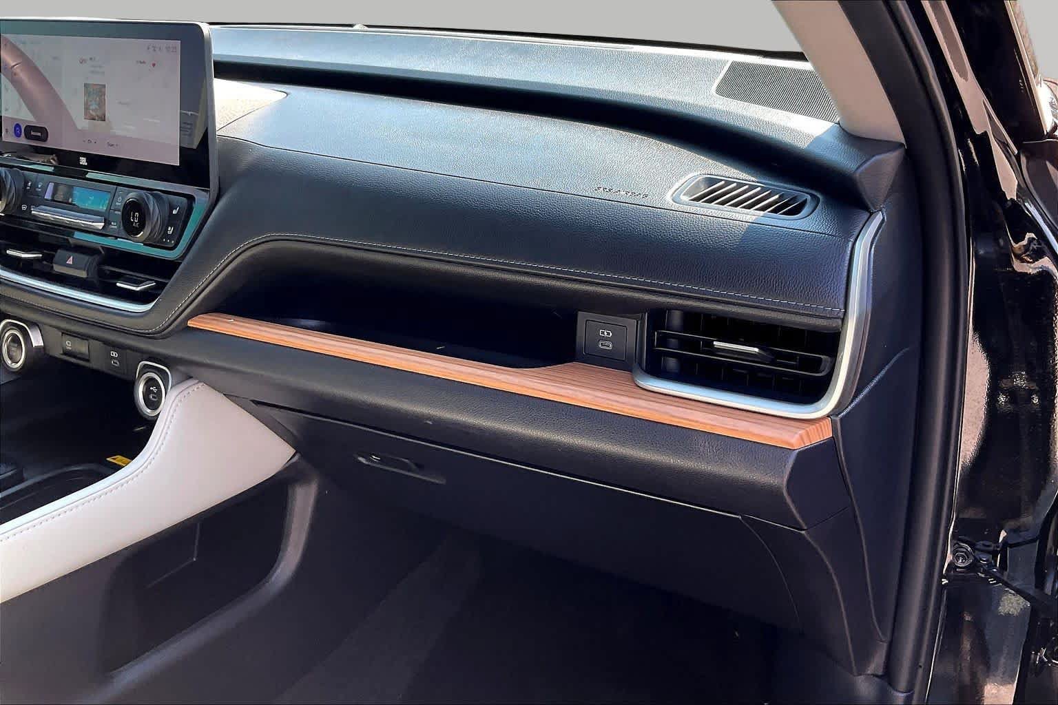 Used 2025 Toyota Grand Highlander AWD image 19