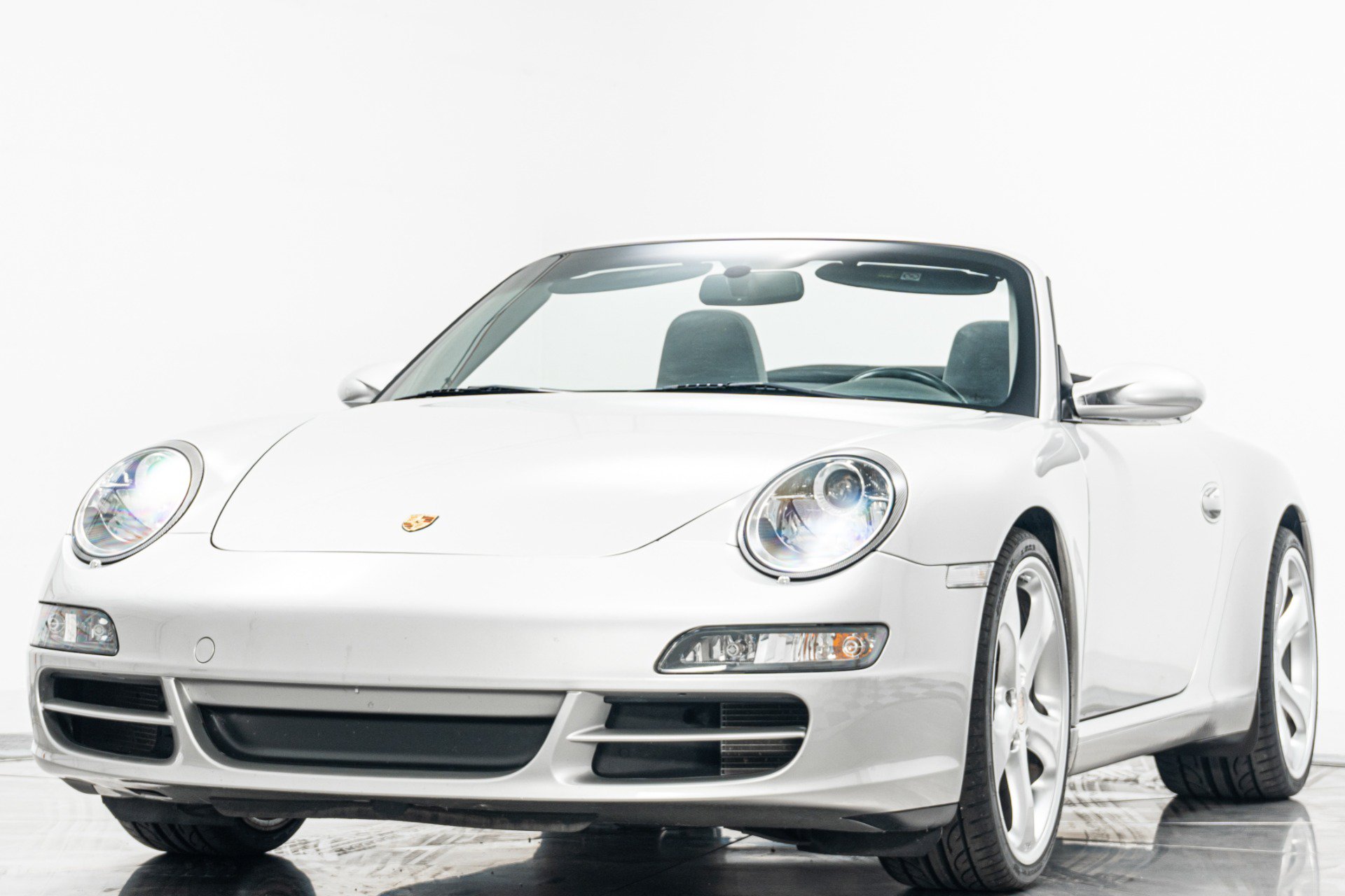 Used 2005 Porsche 911 Carrera RWD image 5