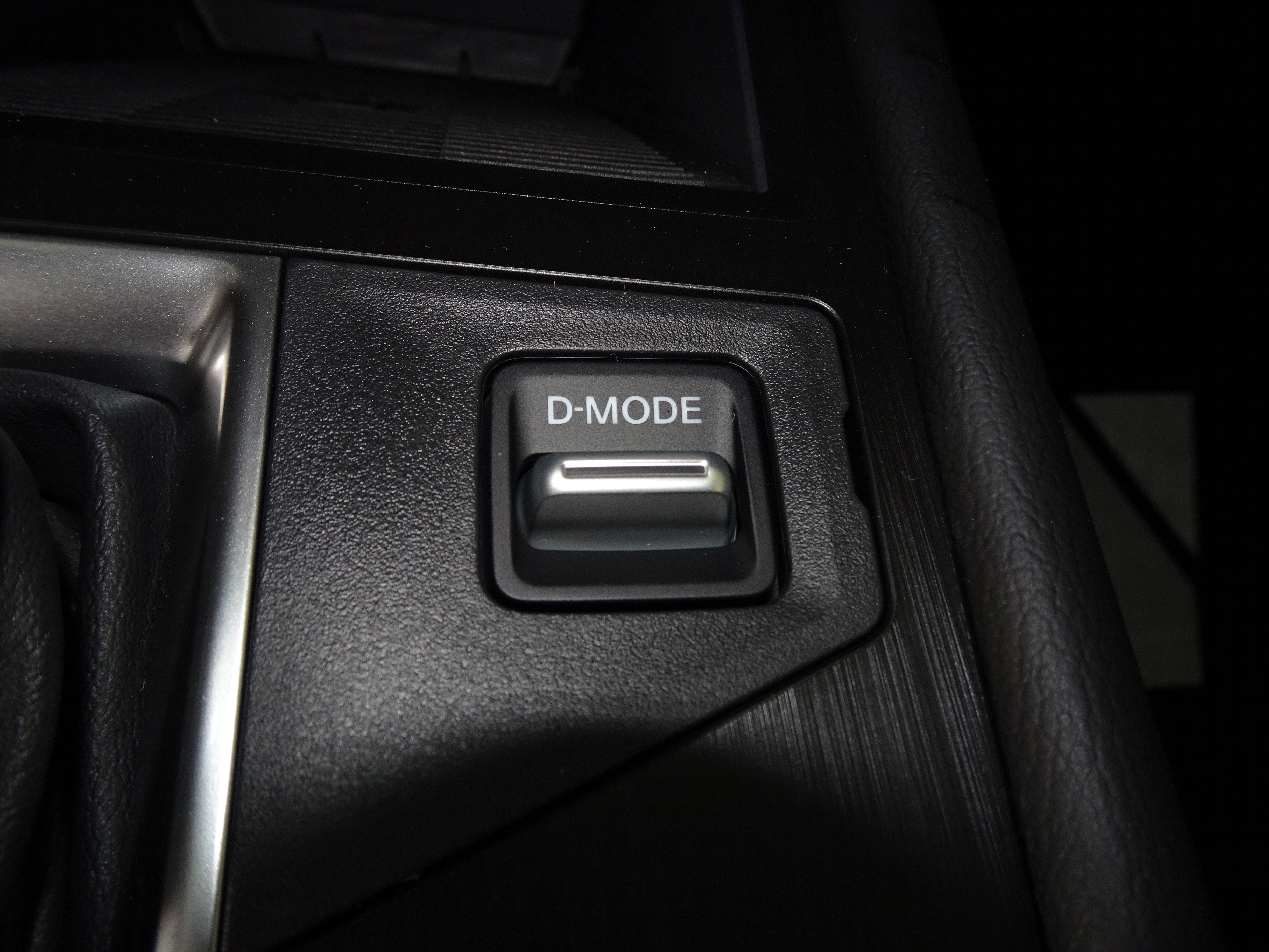 New 2025 Nissan Kicks SV w/ SV Premium Package image 32