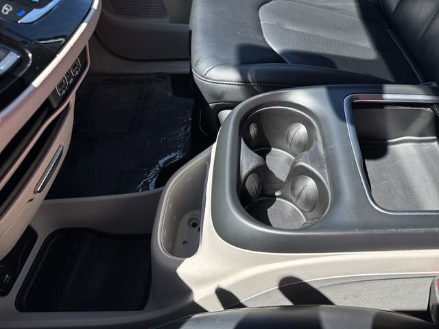 Used 2023 Chrysler Pacifica Touring-L image 26