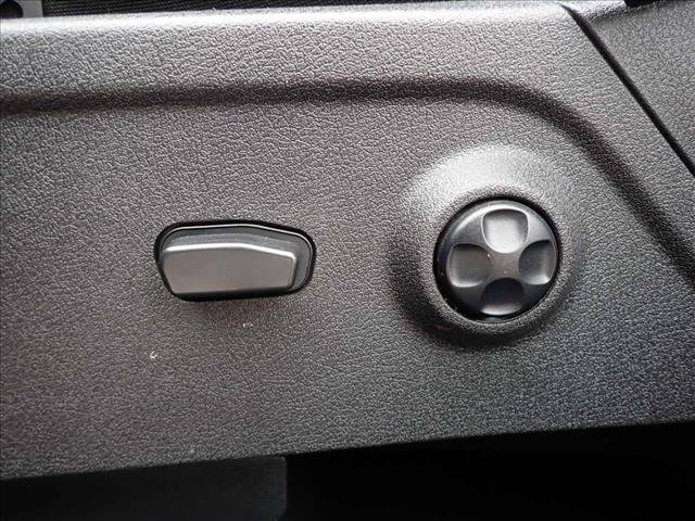 Used 2020 Dodge Journey SE w/ SE Popular Equipment Group FWD image 11