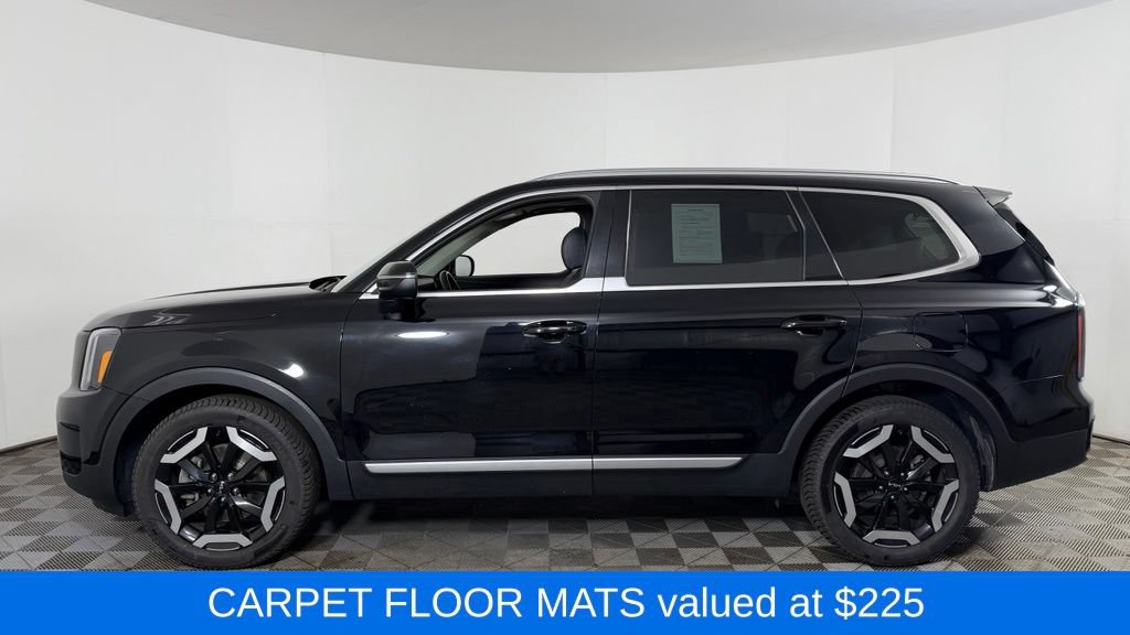Used 2023 Kia Telluride EX w/ EX Captain's Chair Package AWD/4WD image 5