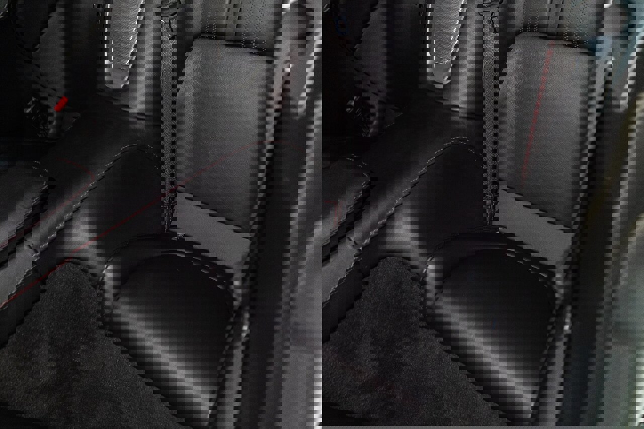 Used 2018 Aston Martin DB11 V12 image 22