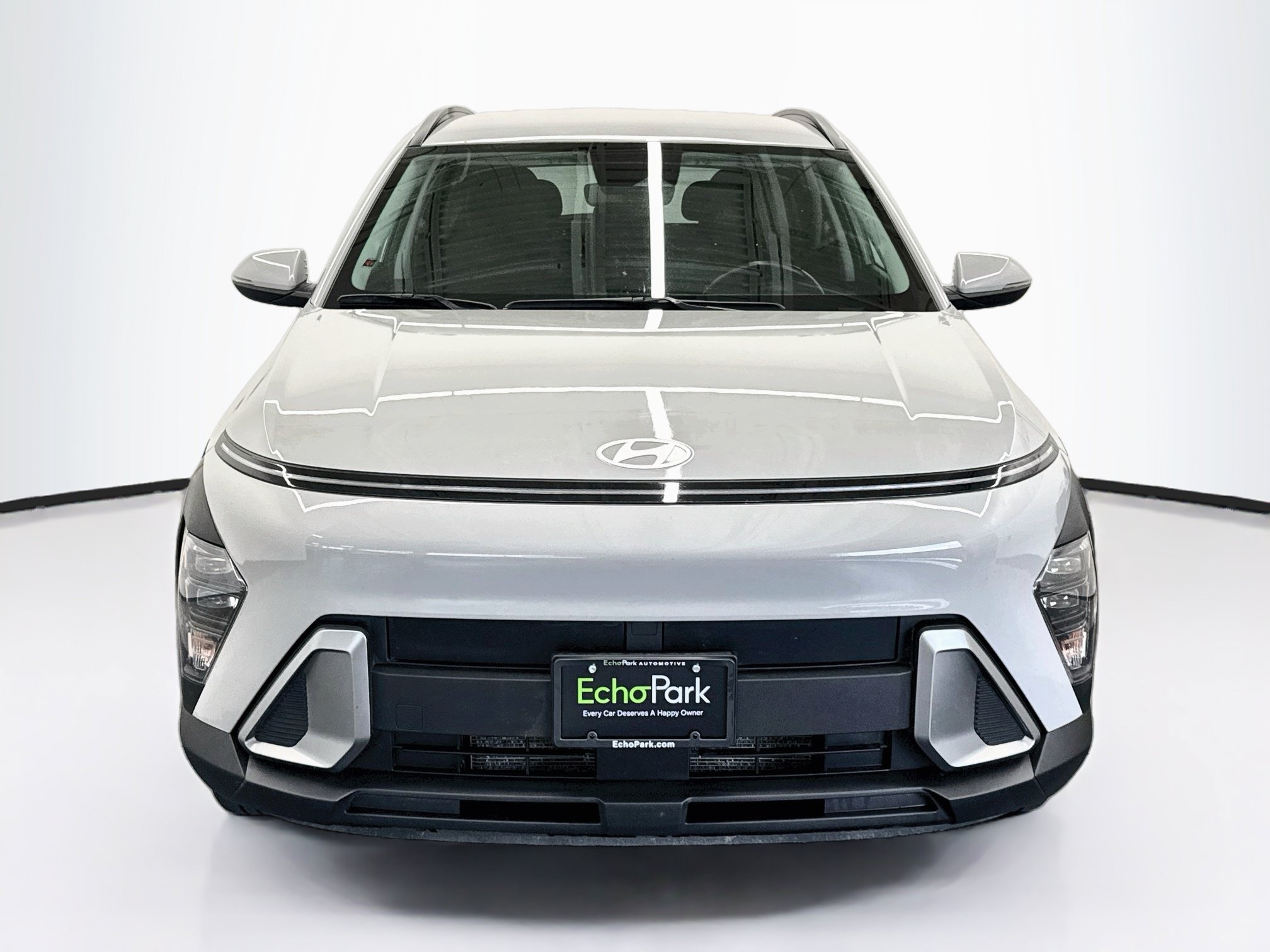 Used 2025 Hyundai Kona SEL FWD image 2