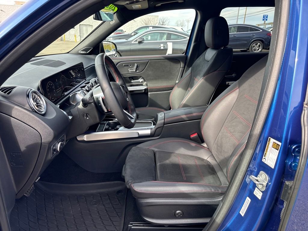 Certified 2025 Mercedes-Benz GLB 250 4MATIC image 9
