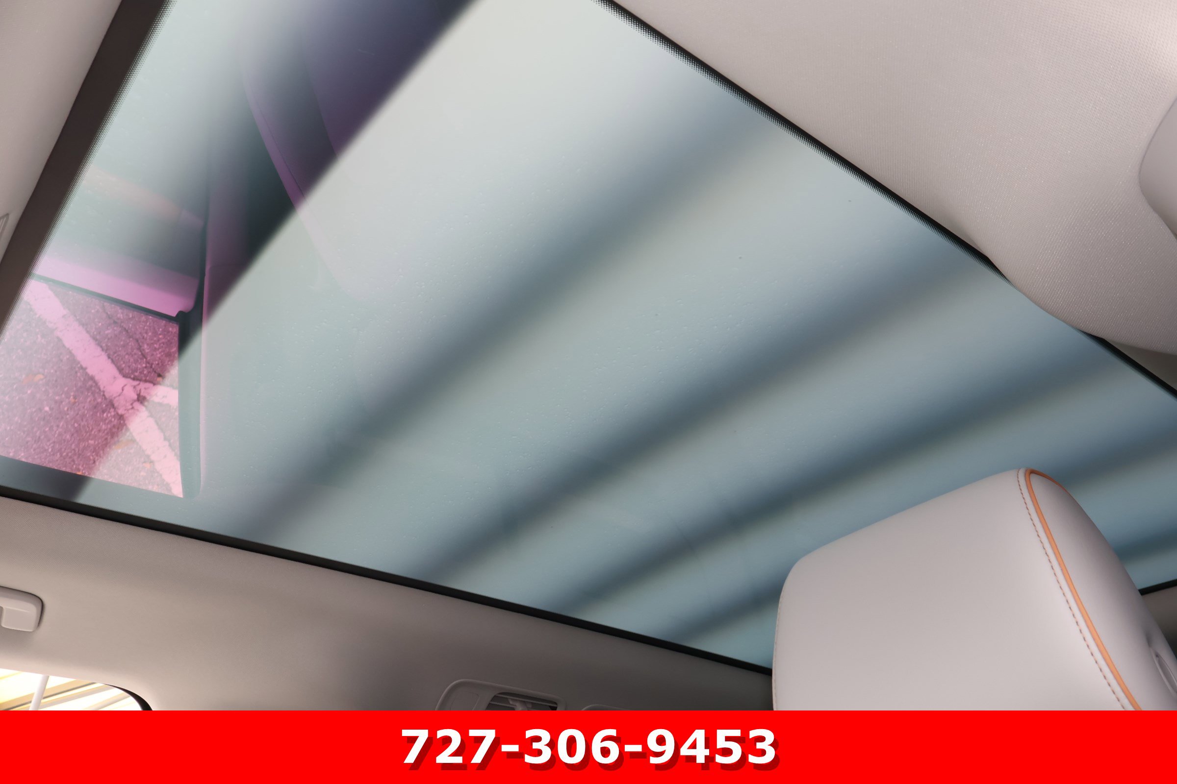 Used 2025 Volkswagen ID. Buzz 1st Edition image 5