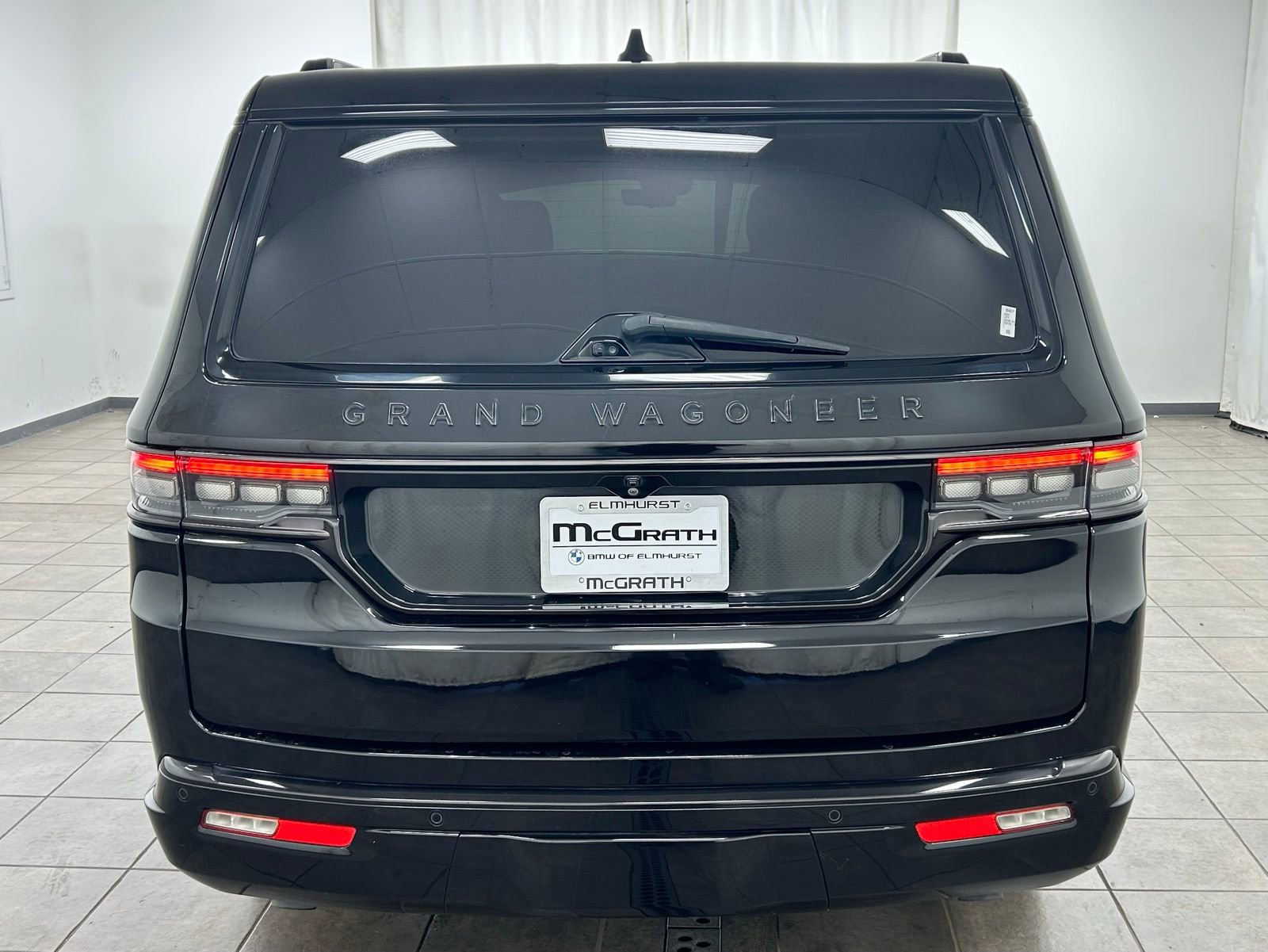 Used 2024 Jeep Grand Wagoneer L Series III w/ Rear Seat Video Group 1 image 4