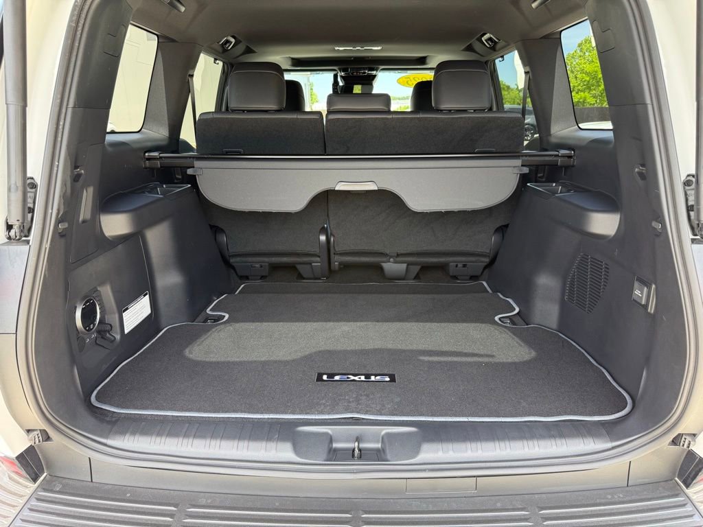 Used 2025 Lexus GX 550 w/ Accessory Package (32) AWD/4WD image 46