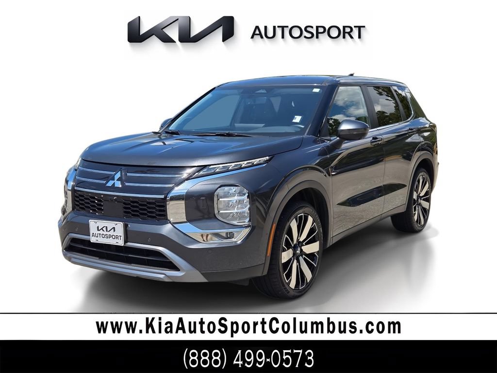 Used 2025 Mitsubishi Outlander SE