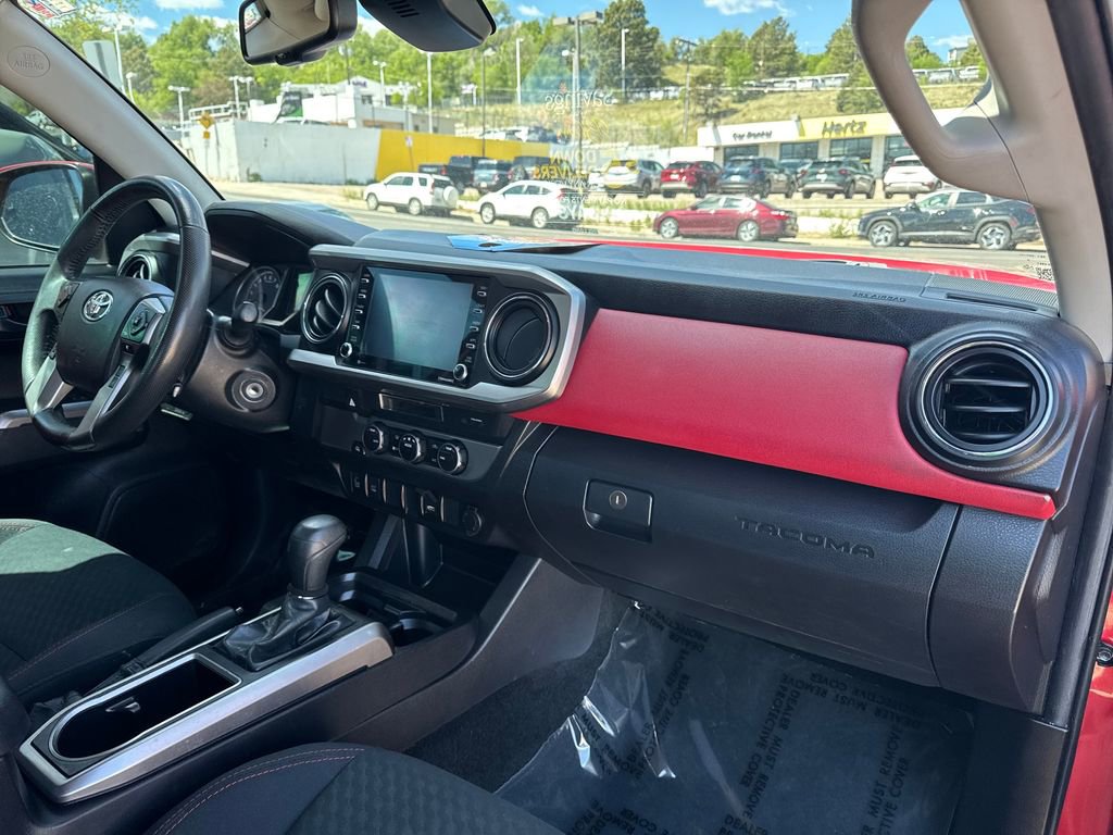 Used 2022 Toyota Tacoma SR5 w/ Technology Package RWD image 28