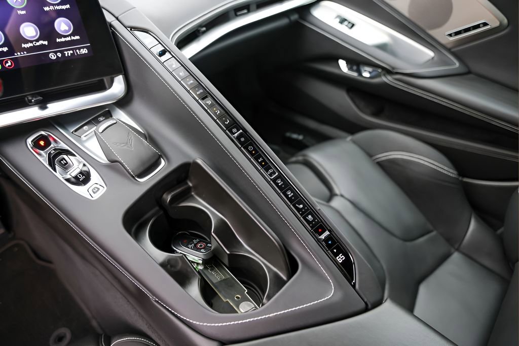 Used 2021 Chevrolet Corvette Stingray Preferred Cpe w/ Z51 Performance Package RWD image 18