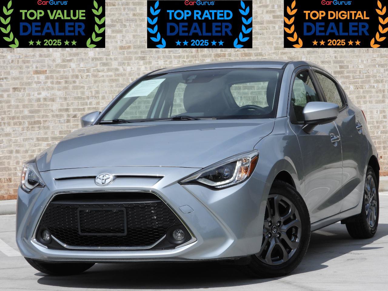 Used 2020 Toyota Yaris XLE FWD image 2