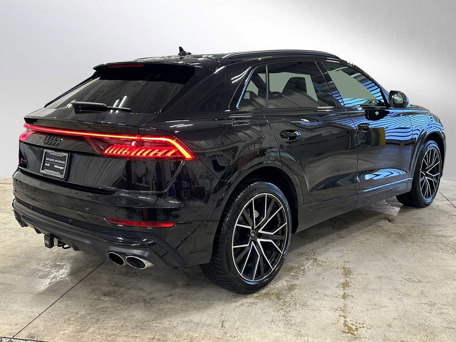 Used 2021 Audi SQ8 Prestige w/ Prestige Package image 3