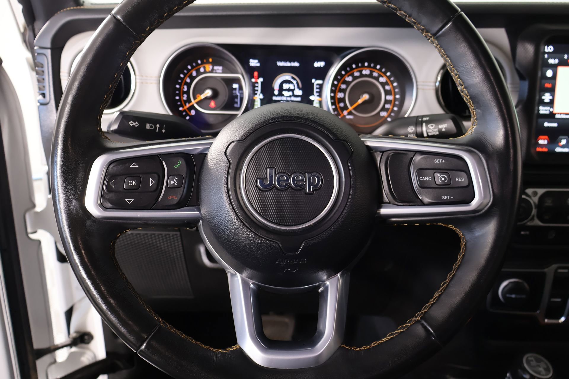 Used 2022 Jeep Gladiator Overland image 3