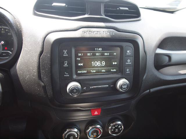 Used 2017 Jeep Renegade Latitude AWD/4WD image 10