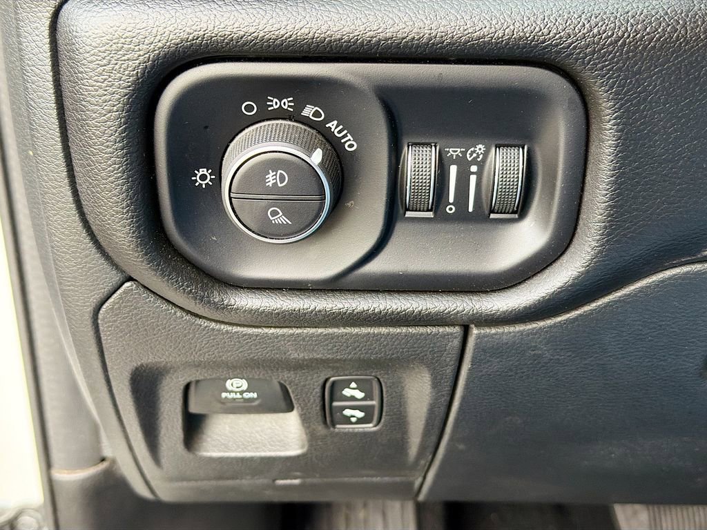 Used 2025 RAM 1500 Laramie image 18