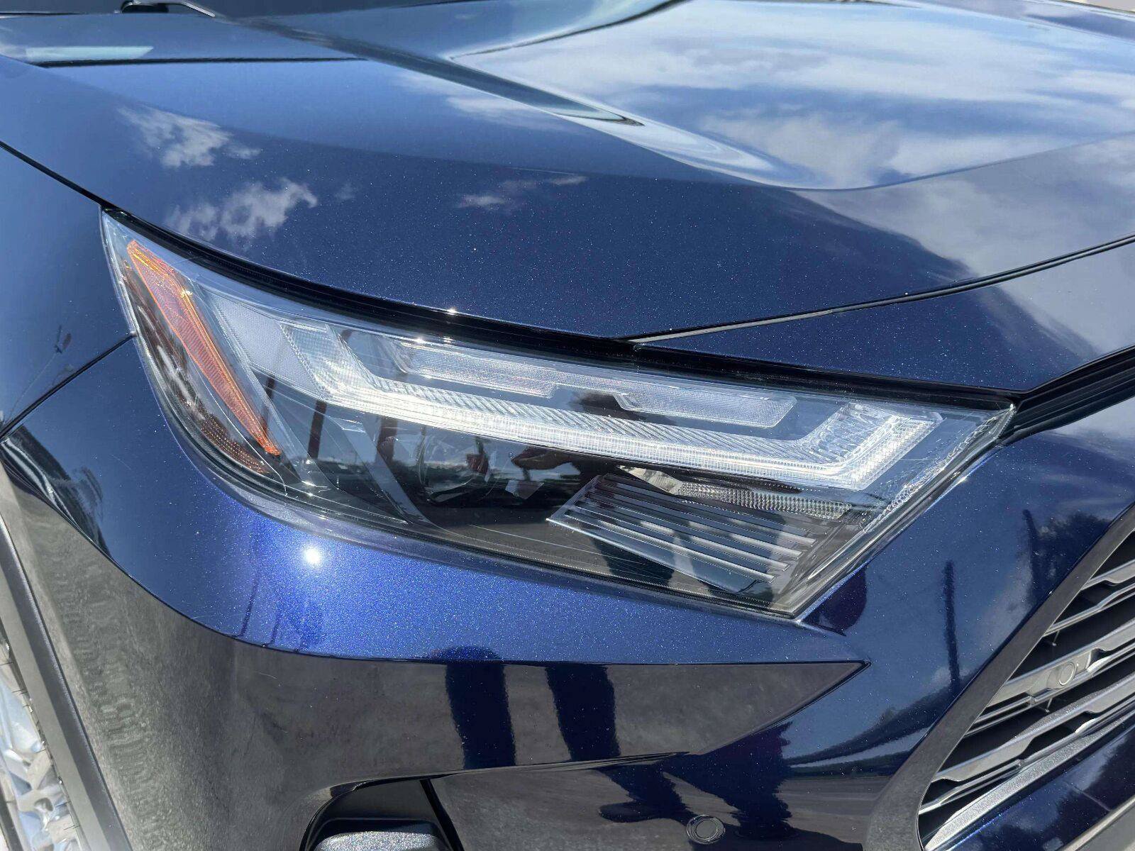 Used 2022 Toyota RAV4 Limited FWD image 11