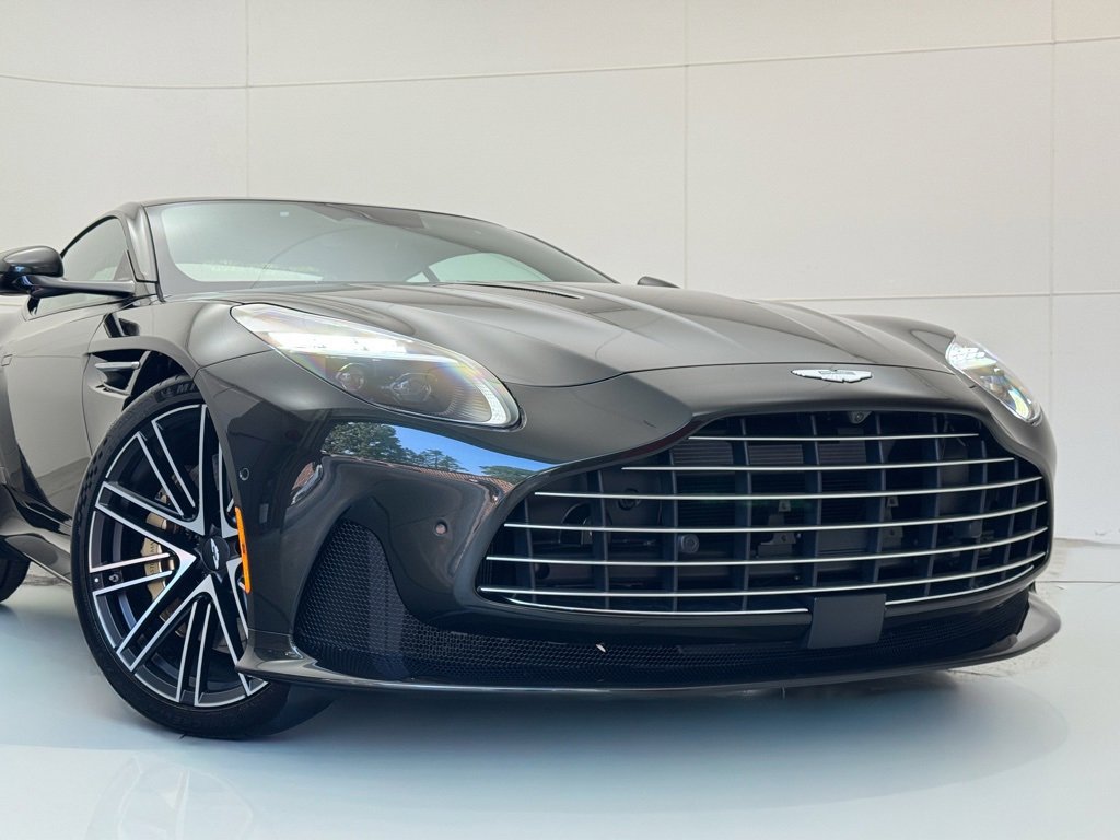 Used 2025 Aston Martin DB12 Coupe image 2