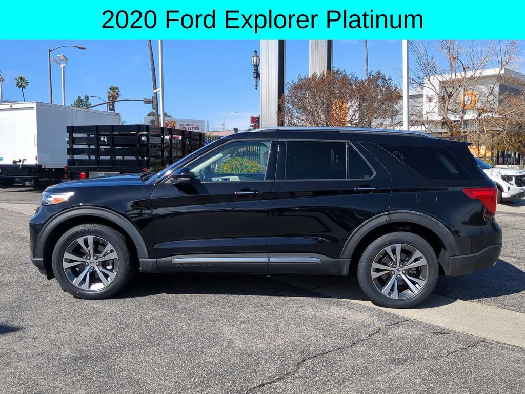 Used 2020 Ford Explorer Platinum w/ Premium Technology Package image 2