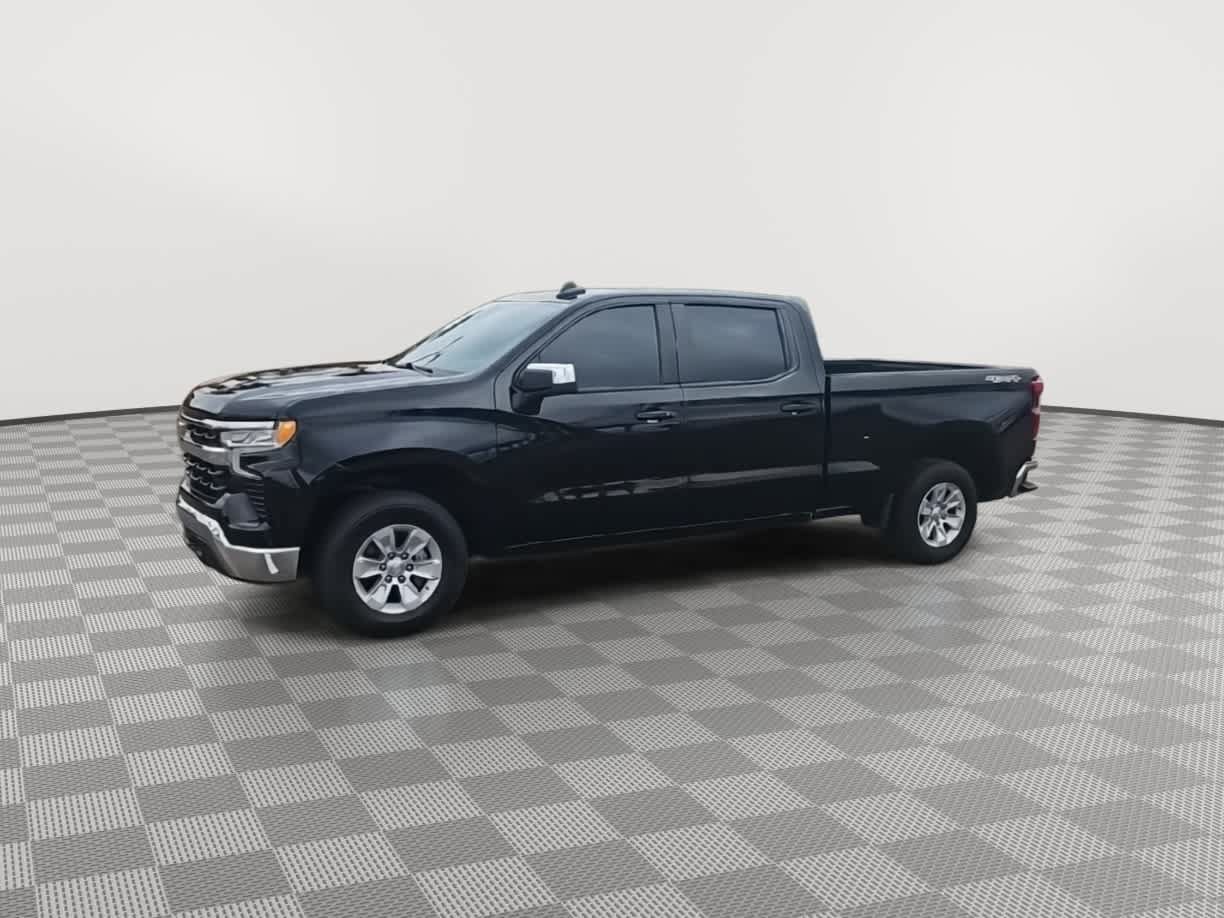 Used 2023 Chevrolet Silverado 1500 LT w/ Protection Package AWD/4WD image 4