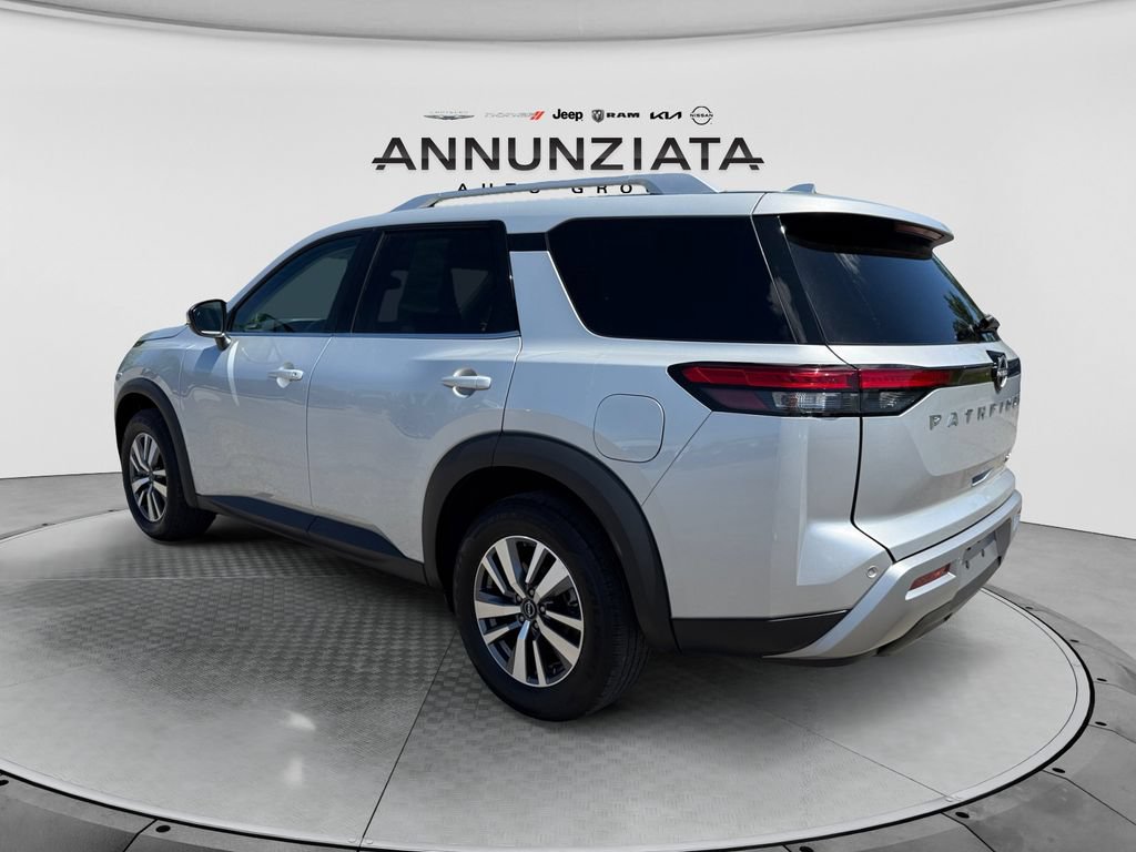 Certified 2022 Nissan Pathfinder SL w/ Cargo Package AWD/4WD image 3