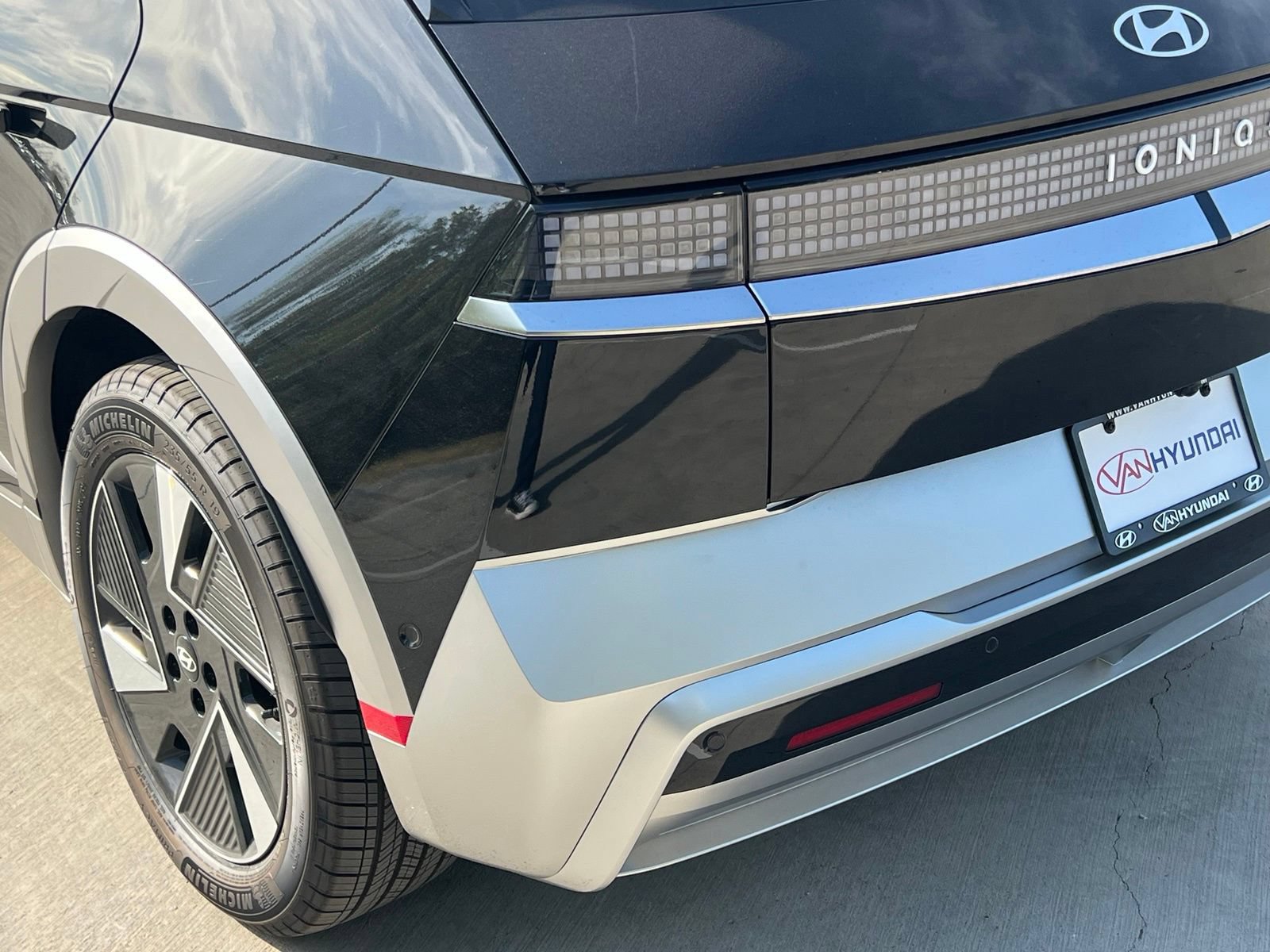 New 2027 Hyundai Ioniq 5 Limited RWD image 12
