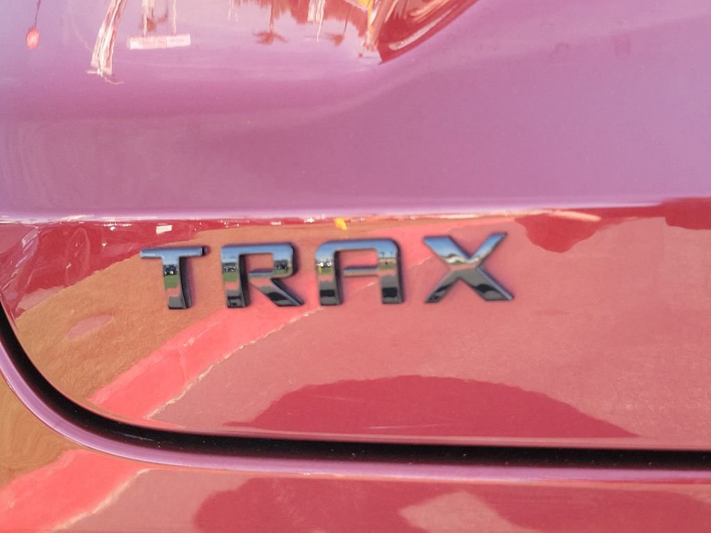 Used 2024 Chevrolet Trax RS w/ Sunroof Package image 27