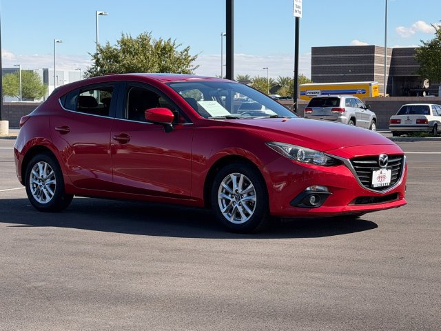 Used 2015 MAZDA MAZDA3 i Touring w/ Technology Package FWD image 10