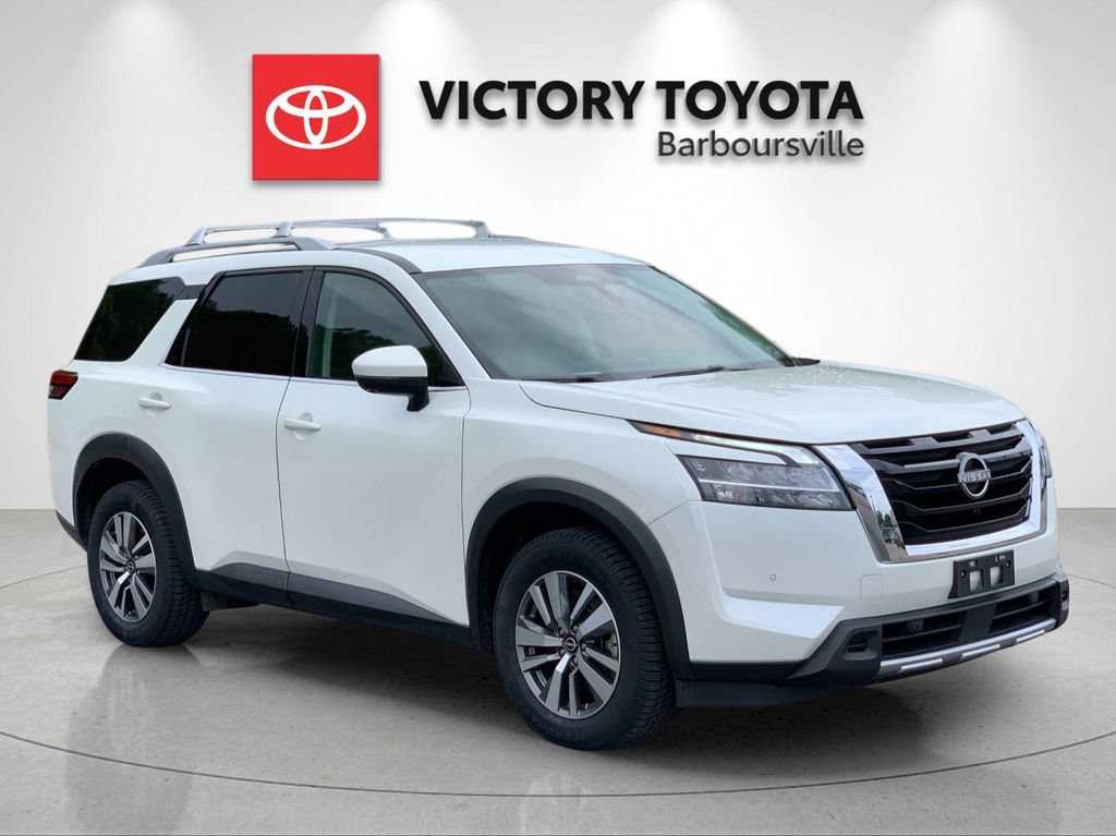 Used 2023 Nissan Pathfinder SL AWD/4WD image 5