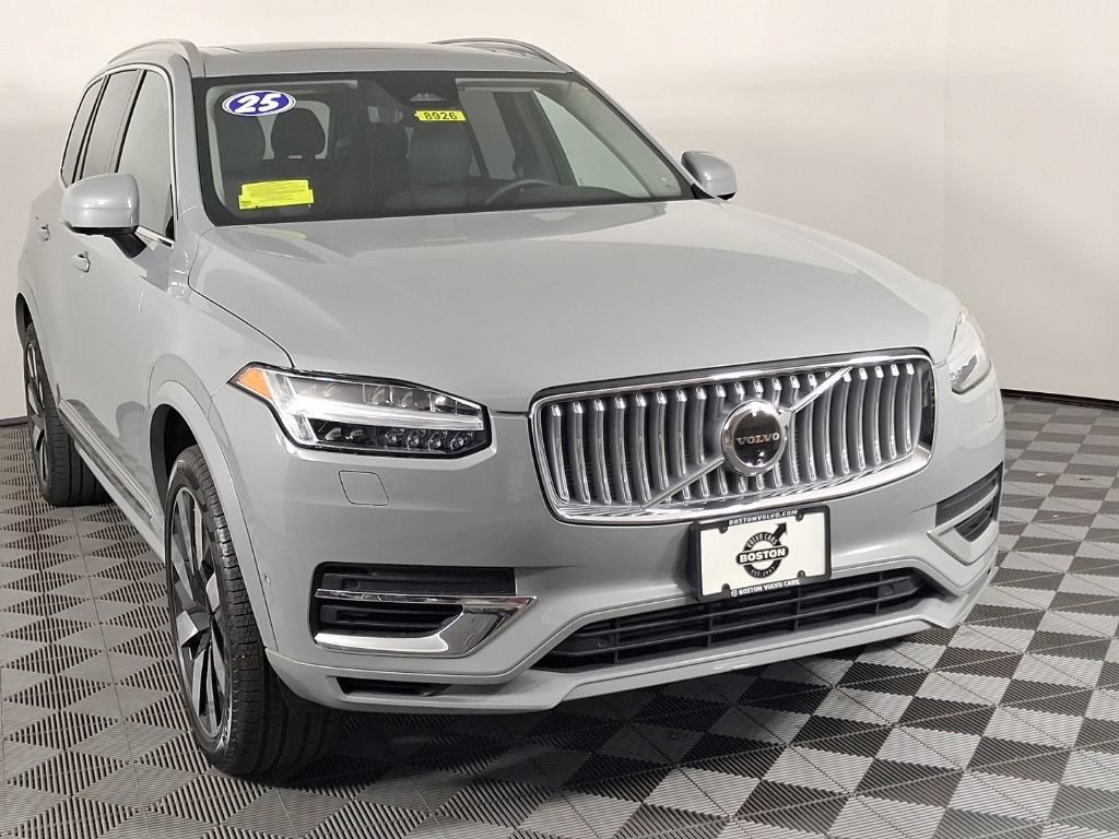 Certified 2025 Volvo XC90 T8 Plus w/ Protection Package AWD/4WD image 2