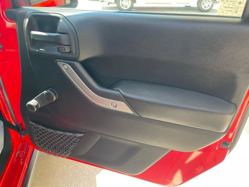 Used 2015 Jeep Wrangler Sport AWD/4WD image 32