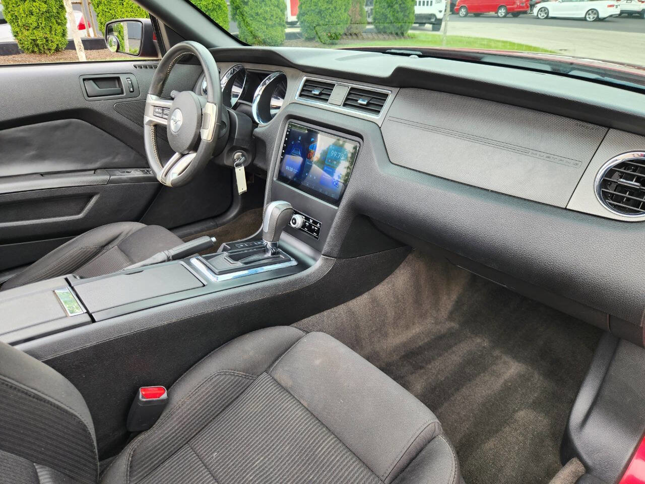 Used 2013 Ford Mustang GT w/ Security Pkg RWD image 6