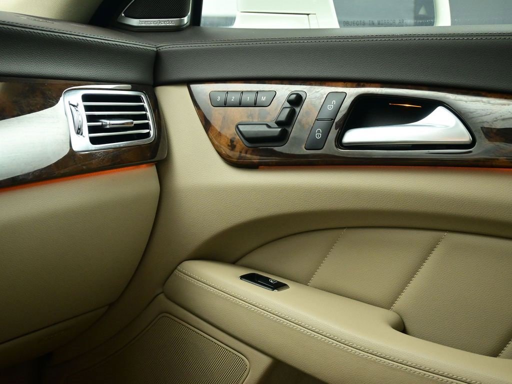 Used 2013 Mercedes-Benz CLS 550 4MATIC image 17
