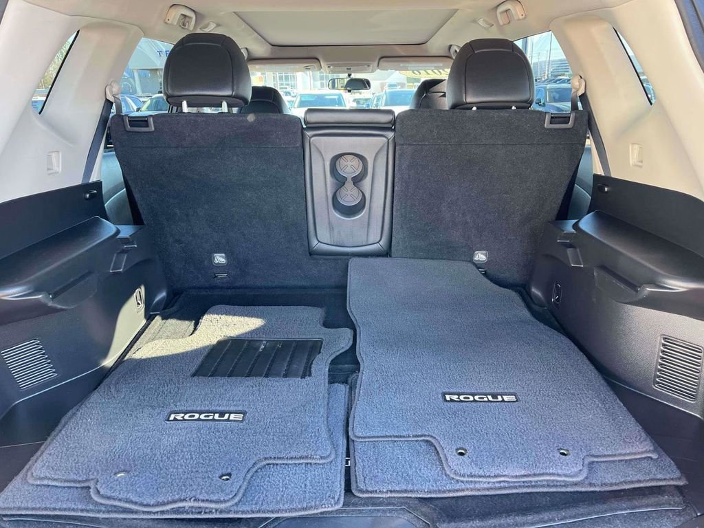 Used 2016 Nissan Rogue SL w/ SL Premium Package image 7