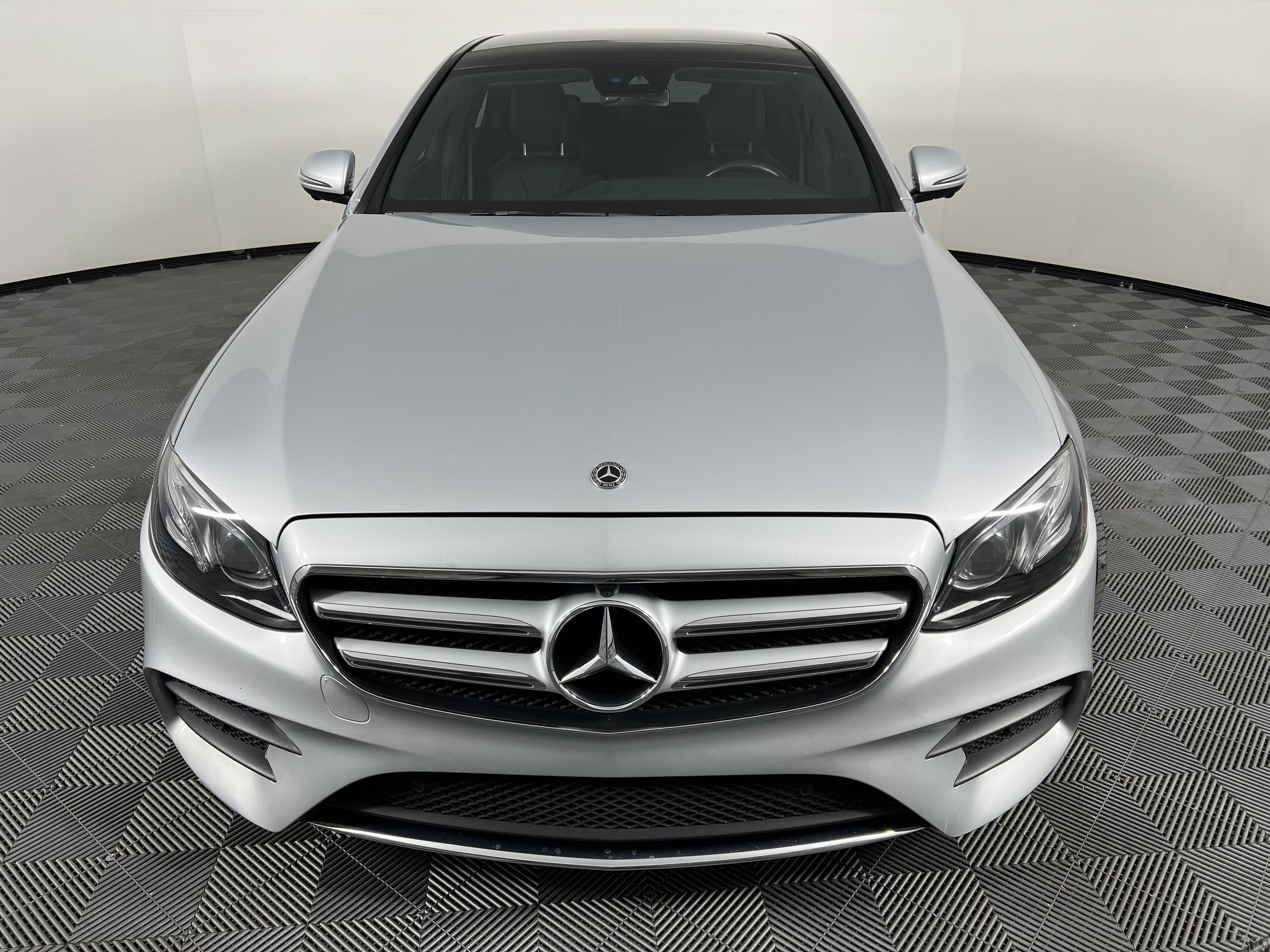 Certified 2019 Mercedes-Benz E 300 4MATIC image 5