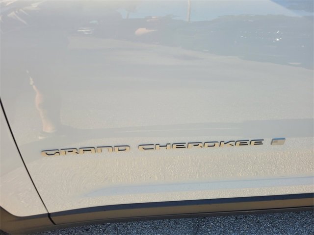 New 2025 Jeep Grand Cherokee Limited image 3