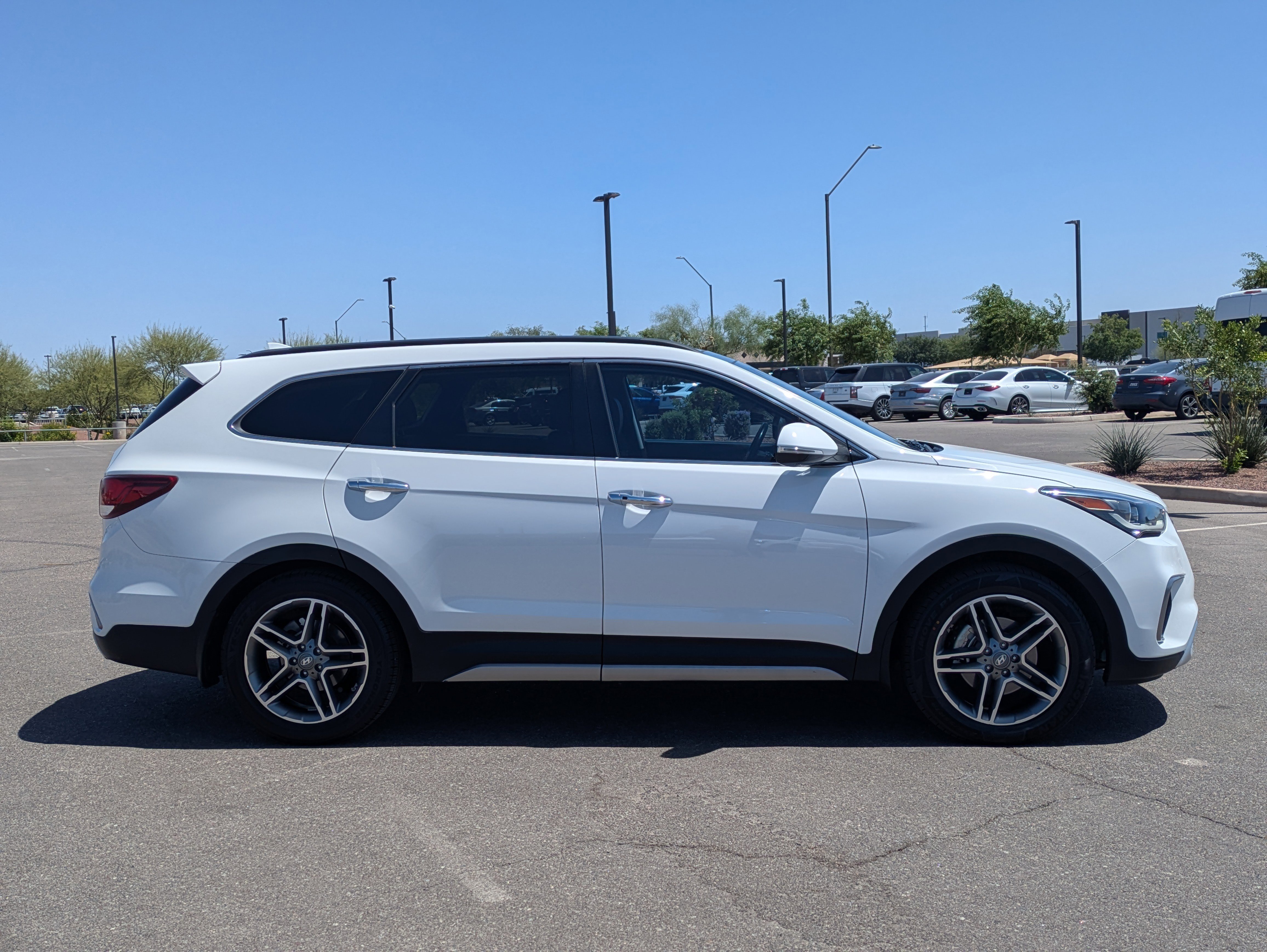 Used 2018 Hyundai Santa Fe Limited FWD image 6