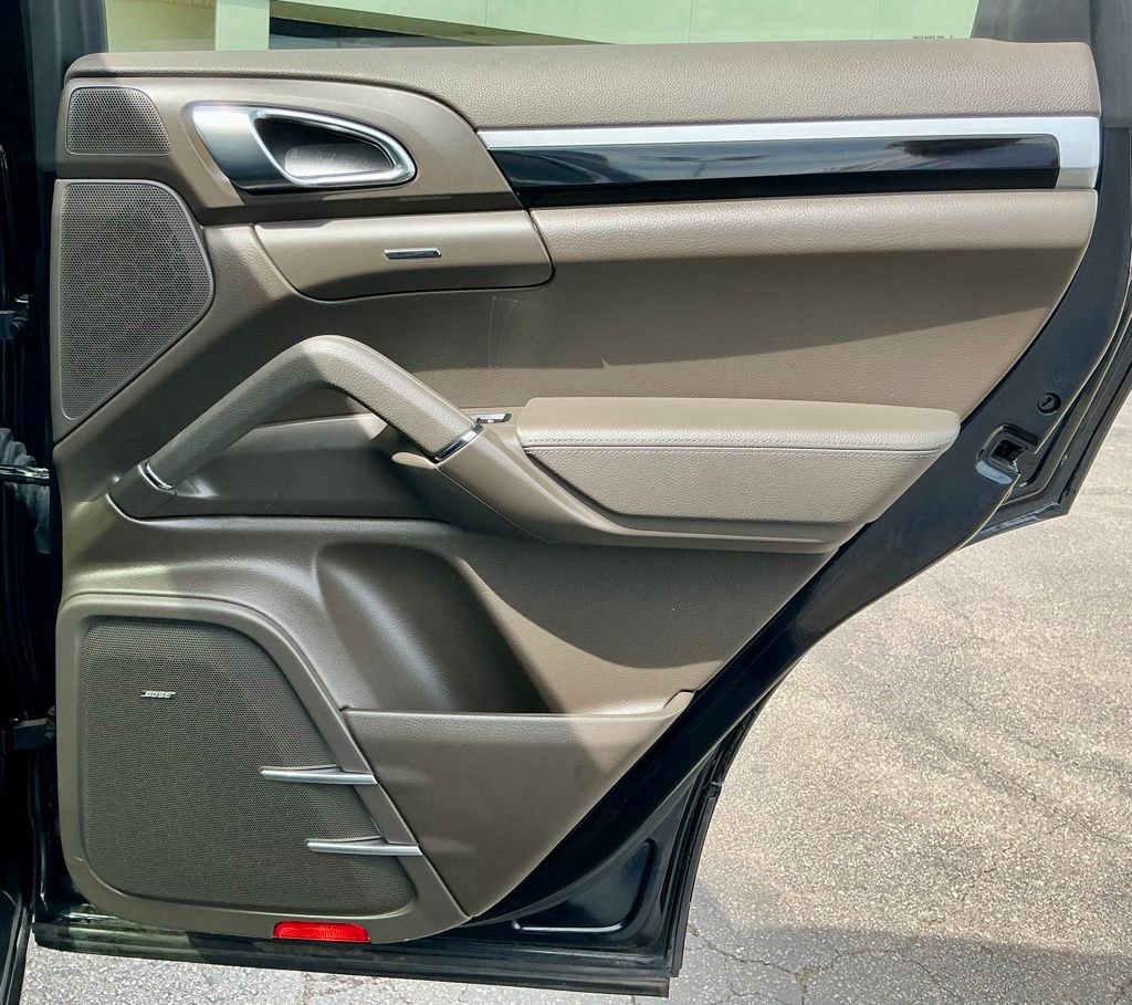 Used 2018 Porsche Cayenne AWD/4WD image 25