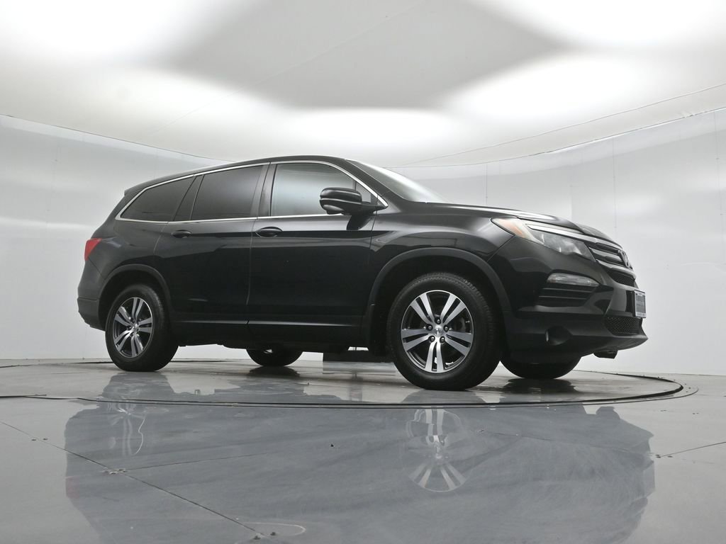 Used 2017 Honda Pilot EX image 3
