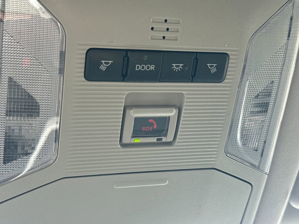 Used 2023 Toyota RAV4 LE image 29