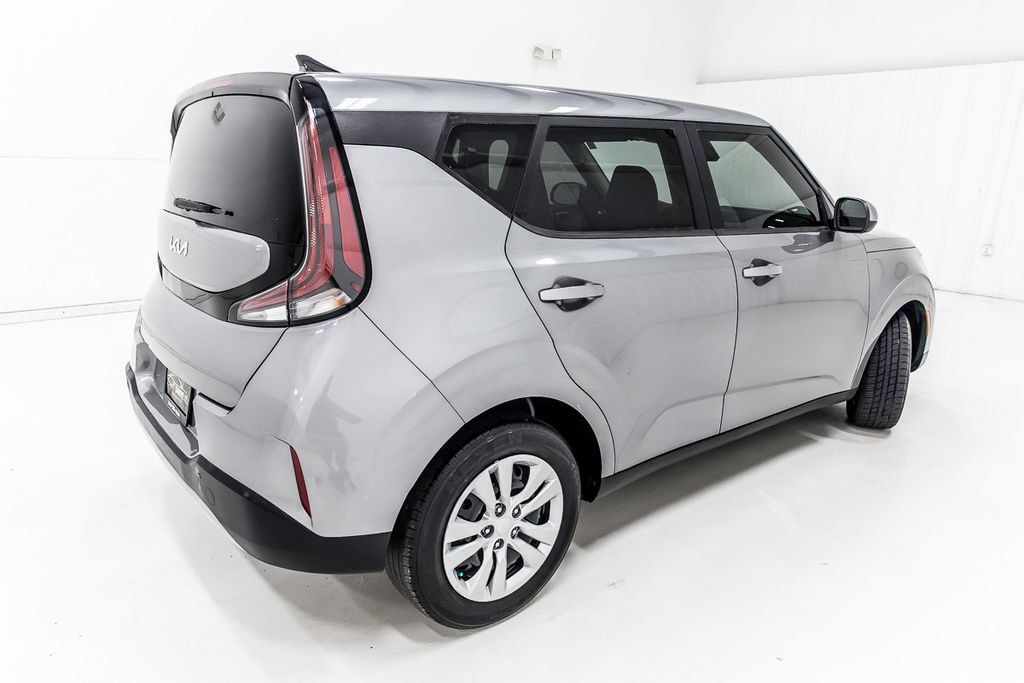 Used 2023 Kia Soul LX FWD image 7