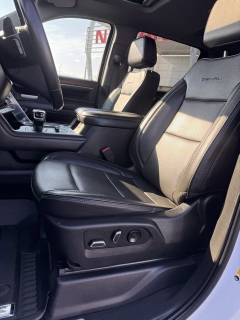 Used 2022 GMC Sierra 1500 Denali w/ Denali Reserve Package image 13