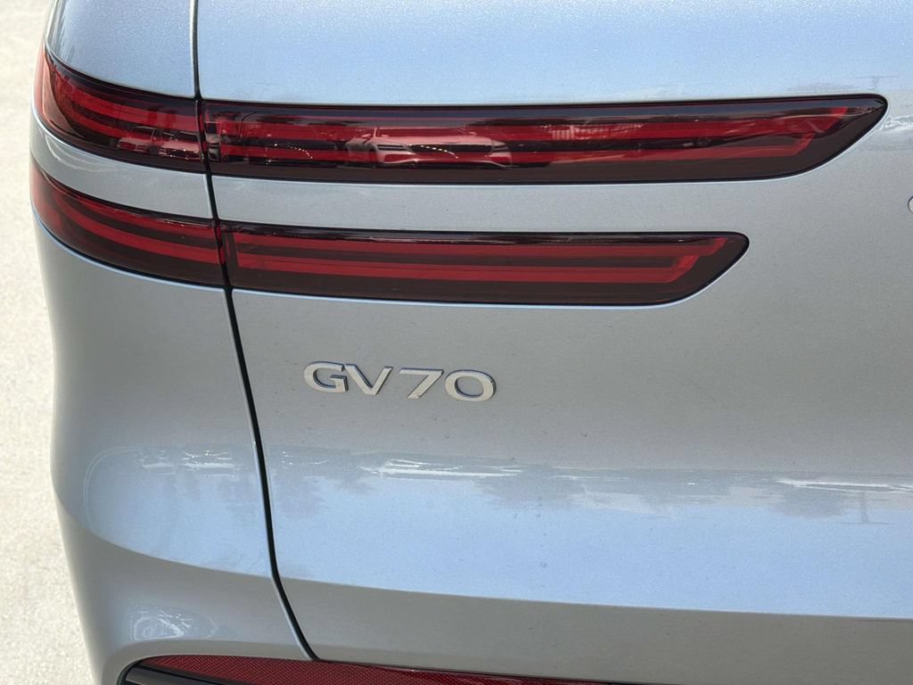 New 2026 Genesis GV70 2.5T Advanced AWD/4WD image 14