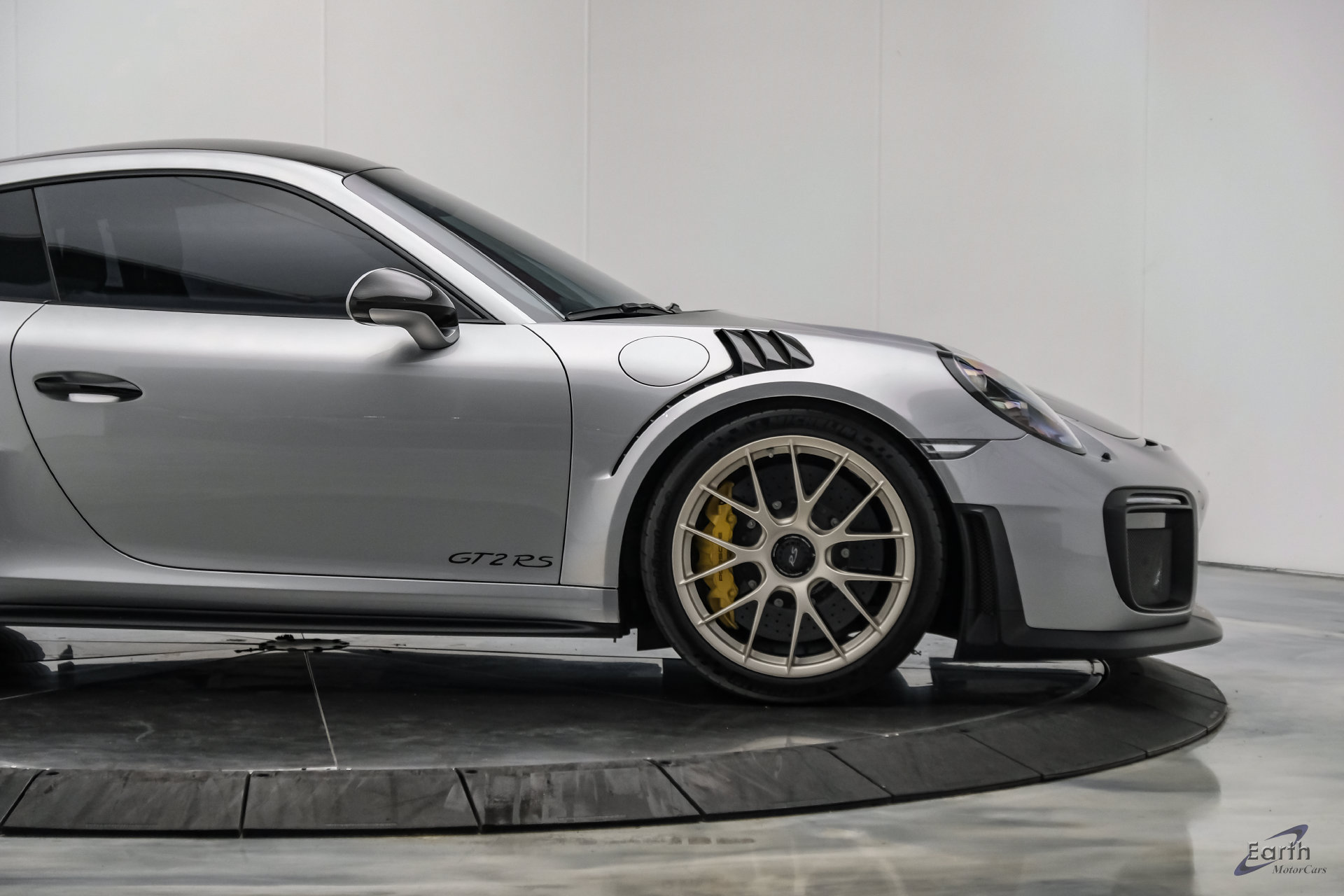 Used 2018 Porsche 911 GT2 RS RWD image 28