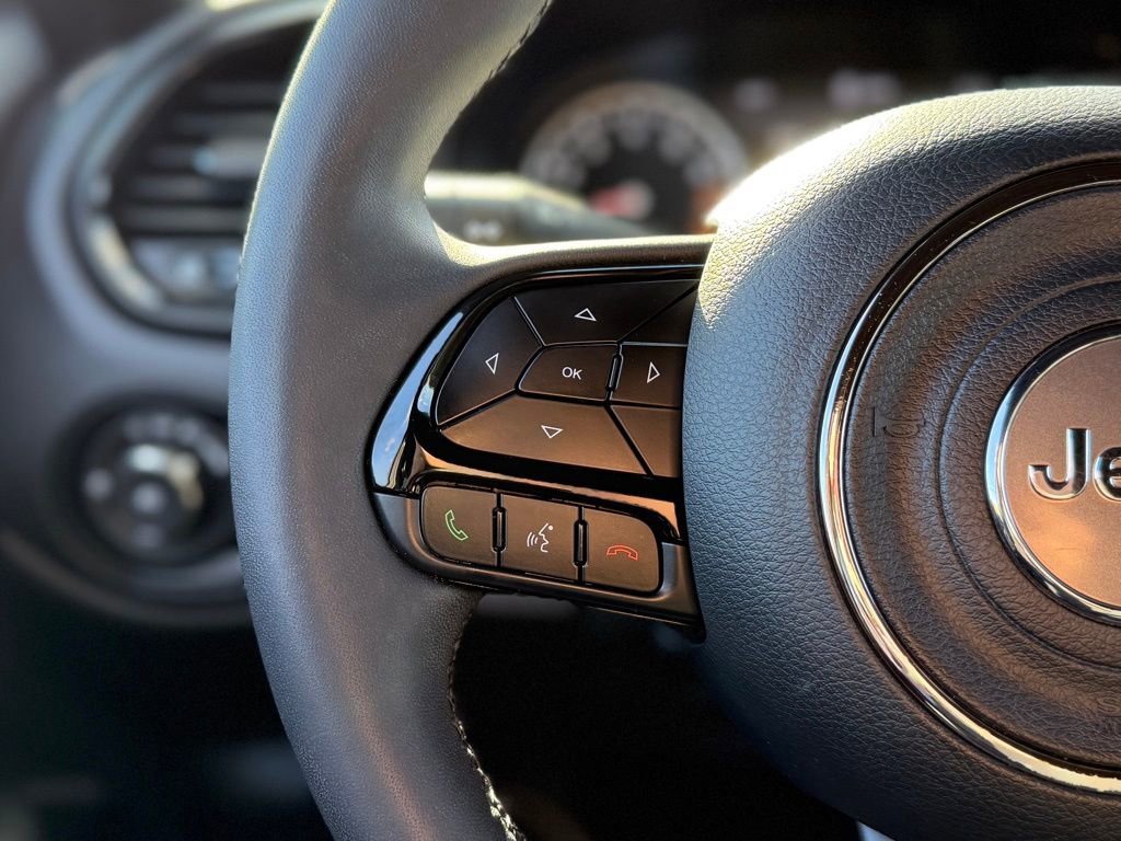 Used 2022 Jeep Renegade Altitude image 9