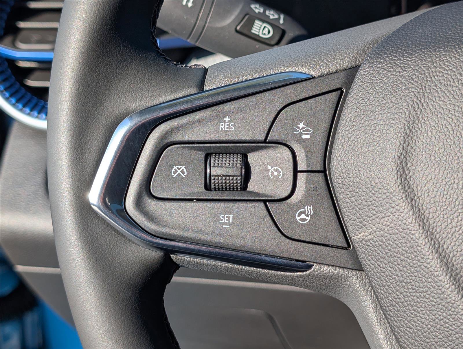 New 2026 Chevrolet Trax LT w/ Sunroof Package image 17