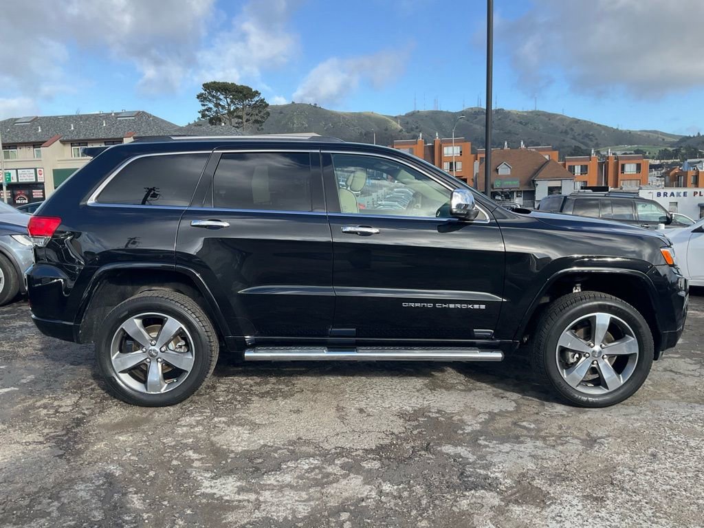 Used 2016 Jeep Grand Cherokee Overland image 3